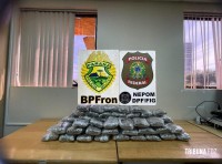 Ação conjunta entre PF e PM resulta na apreensão de maconha tipo skunk e prisão de suspeito em Foz do Iguaçu Ação conjunta entre PF e PM resulta na apreensão de maconha tipo skunk e prisão de suspeito em Foz do Iguaçu