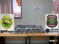 Ação conjunta entre PF e PM resulta na apreensão de maconha tipo skunk e prisão de suspeito em Foz do Iguaçu Ação conjunta entre PF e PM resulta na apreensão de maconha tipo skunk e prisão de suspeito em Foz do Iguaçu