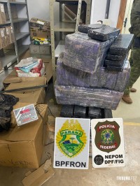 BPFRON e Policia Federal apreendem 177 Kg de maconha no Jardim Jupira em Foz do Iguaçu BPFRON e Policia Federal apreendem 177 Kg de maconha no Jardim Jupira em Foz do Iguaçu