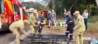 Siate socorre duas vítimas graves após colisão na Vila Yolanda Siate socorre duas vítimas graves após colisão na Vila Yolanda