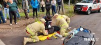 Siate socorre duas vítimas graves após colisão na Vila Yolanda Siate socorre duas vítimas graves após colisão na Vila Yolanda