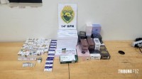 PM apreende medicamentos e perfumes de origem estrangeira durante fiscalização em ônibus interestadual em Foz do Iguaçu PM apreende medicamentos e perfumes de origem estrangeira durante fiscalização em ônibus interestadual em Foz do Iguaçu