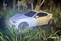 Motorista bate em poste em Hernandarias no Paraguai Motorista bate em poste em Hernandarias no Paraguai