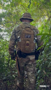 PF e ICMBIO prendem caçador armado no interior do Parque Nacional do Iguaçu PF e ICMBIO prendem caçador armado no interior do Parque Nacional do Iguaçu