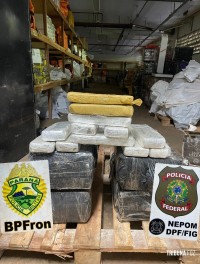 BPFRON e Polícia Federal apreendem 87 Kg de maconha em Foz do Iguaçu BPFRON e Polícia Federal apreendem 87 Kg de maconha em Foz do Iguaçu