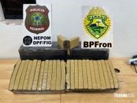 PF e PM apreendem 57,4 quilos de maconha às margens do Rio Paraná em Foz do Iguaçu PF e PM apreendem 57,4 quilos de maconha às margens do Rio Paraná em Foz do Iguaçu
