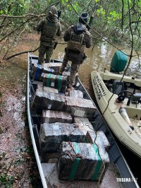 BPFRON, Polícia Federal e COMAV apreendem mais de 770 quilos de maconha em Foz do Iguaçu BPFRON, Polícia Federal e COMAV apreendem mais de 770 quilos de maconha em Foz do Iguaçu