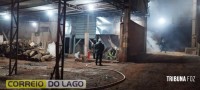 Bombeiros controlam incêndio de grandes proporções em silo de Mbaracayú no Paraguai Bombeiros controlam incêndio de grandes proporções em silo de Mbaracayú no Paraguai