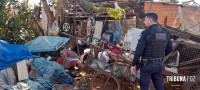 Acumuladora de 43 anos é encontra morta dentro do barraco na Invasão do Bubas Acumuladora de 43 anos é encontra morta dentro do barraco na Invasão do Bubas