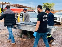 Homem é encontrado morto sobre carreta em posto de combustível em Foz do Iguaçu Homem é encontrado morto sobre carreta em posto de combustível em Foz do Iguaçu