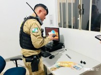 Menor é apreendido com drogas e dinheiro durante ação da PM no Bairro Parque Imperatriz Menor é apreendido com drogas e dinheiro durante ação da PM no Bairro Parque Imperatriz