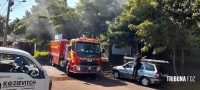 Geladeira pega fogo e mobiliza o Corpo de Bombeiros no Jardim Bourbon Geladeira pega fogo e mobiliza o Corpo de Bombeiros no Jardim Bourbon