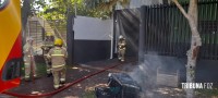 Geladeira pega fogo e mobiliza o Corpo de Bombeiros no Jardim Bourbon Geladeira pega fogo e mobiliza o Corpo de Bombeiros no Jardim Bourbon