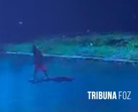 Quatro veículos são destruídos após incêndio criminoso em ferro-velho de Foz do Iguaçu Quatro veículos são destruídos após incêndio criminoso em ferro-velho de Foz do Iguaçu
