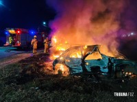 Quatro veículos são destruídos após incêndio criminoso em ferro-velho de Foz do Iguaçu Quatro veículos são destruídos após incêndio criminoso em ferro-velho de Foz do Iguaçu