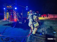 Quatro veículos são destruídos após incêndio criminoso em ferro-velho de Foz do Iguaçu Quatro veículos são destruídos após incêndio criminoso em ferro-velho de Foz do Iguaçu