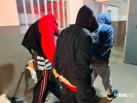 Policial civil da Delegacia de Homicídios frustra assalto e prende três assaltantes em Foz do Iguaçu Policial civil da Delegacia de Homicídios frustra assalto e prende três assaltantes em Foz do Iguaçu