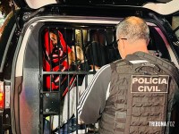 Policial civil da Delegacia de Homicídios frustra assalto e prende três assaltantes em Foz do Iguaçu Policial civil da Delegacia de Homicídios frustra assalto e prende três assaltantes em Foz do Iguaçu