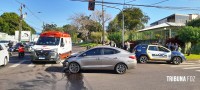 Veículo capota após colisão na Av. General Meira em Foz do Iguaçu Veículo capota após colisão na Av. General Meira em Foz do Iguaçu