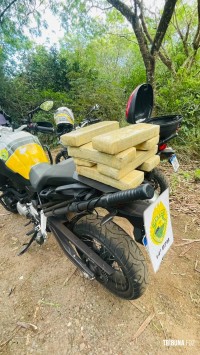 PM apreende 6,6 Kg de maconha na região central de Foz do Iguaçu PM apreende 6,6 Kg de maconha na região central de Foz do Iguaçu