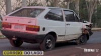 Jovem perde o controle do carro e bate contra guard-rail em Santa Helena Jovem perde o controle do carro e bate contra guard-rail em Santa Helena