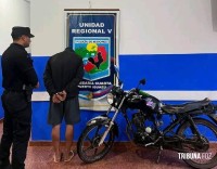 Jovem é preso em Puerto Iguazu após manobras perigosa com moto Jovem é preso em Puerto Iguazu após manobras perigosa com moto