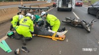 Motociclista é socorrido pelo Siate após colisão no viaduto da Av. Costa e Silva Motociclista é socorrido pelo Siate após colisão no viaduto da Av. Costa e Silva