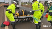 Motociclista é socorrido pelo Siate após colisão no viaduto da Av. Costa e Silva Motociclista é socorrido pelo Siate após colisão no viaduto da Av. Costa e Silva