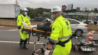 Motociclista é socorrido pelo Siate após colisão no viaduto da Av. Costa e Silva Motociclista é socorrido pelo Siate após colisão no viaduto da Av. Costa e Silva