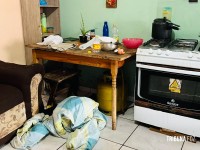 Casa onde ocorreu duplo homicídio, seguido de ocultação de cadáver é periciada Casa onde ocorreu duplo homicídio, seguido de ocultação de cadáver é periciada