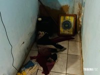 Casa onde ocorreu duplo homicídio, seguido de ocultação de cadáver é periciada Casa onde ocorreu duplo homicídio, seguido de ocultação de cadáver é periciada