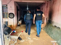 Casa onde ocorreu duplo homicídio, seguido de ocultação de cadáver é periciada Casa onde ocorreu duplo homicídio, seguido de ocultação de cadáver é periciada