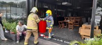 Bombeiros são mobilizados após incêndio na cozinha de estabelecimento tipo Fast Casual na Av. Morenitas Bombeiros são mobilizados após incêndio na cozinha de estabelecimento tipo Fast Casual na Av. Morenitas