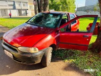 Homem é agredido após, segundo relato, tentar atropelar motociclista Homem é agredido após, segundo relato, tentar atropelar motociclista