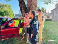 Homem é agredido após, segundo relato, tentar atropelar motociclista Homem é agredido após, segundo relato, tentar atropelar motociclista
