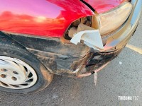 Homem é agredido após, segundo relato, tentar atropelar motociclista Homem é agredido após, segundo relato, tentar atropelar motociclista