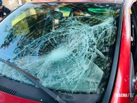 Homem é agredido após, segundo relato, tentar atropelar motociclista Homem é agredido após, segundo relato, tentar atropelar motociclista