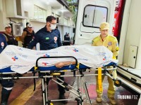 Dois irmãos são baleados no Jardim Jupira e um deles é suspeito de crime contra mulher e acaba morrendo dentro da ambulância Dois irmãos são baleados no Jardim Jupira e um deles é suspeito de crime contra mulher e acaba morrendo dentro da ambulância