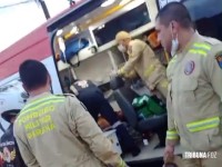 Dois irmãos são baleados no Jardim Jupira e um deles é suspeito de crime contra mulher e acaba morrendo dentro da ambulância Dois irmãos são baleados no Jardim Jupira e um deles é suspeito de crime contra mulher e acaba morrendo dentro da ambulância