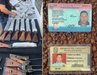 Suboficial da Polícia Nacional do Paraguai é preso com 20 fuzis escondidos em fundo falso Suboficial da Polícia Nacional do Paraguai é preso com 20 fuzis escondidos em fundo falso