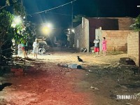 Homem é executado a tiros no Gleba Guarani e suspeitos são presos minutos após o crime em Foz do Iguaçu Homem é executado a tiros no Gleba Guarani e suspeitos são presos minutos após o crime em Foz do Iguaçu