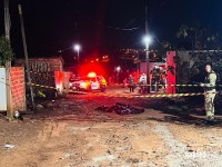 Homem é executado a tiros no Gleba Guarani e suspeitos são presos minutos após o crime em Foz do Iguaçu Homem é executado a tiros no Gleba Guarani e suspeitos são presos minutos após o crime em Foz do Iguaçu