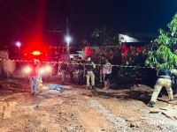 Homem é executado a tiros no Gleba Guarani e suspeitos são presos minutos após o crime em Foz do Iguaçu Homem é executado a tiros no Gleba Guarani e suspeitos são presos minutos após o crime em Foz do Iguaçu