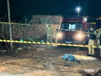 Homem é executado a tiros no Gleba Guarani e suspeitos são presos minutos após o crime em Foz do Iguaçu Homem é executado a tiros no Gleba Guarani e suspeitos são presos minutos após o crime em Foz do Iguaçu