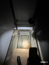 Policia Federal deflagra segunda fase de operação de lavagem de dinheiro em Foz do Iguaçu e localizada túnel subterrâneo Policia Federal deflagra segunda fase de operação de lavagem de dinheiro em Foz do Iguaçu e localizada túnel subterrâneo