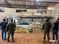 FICCO/PR prende indivíduo com mais de 833 quilos de maconha em Medianeira FICCO/PR prende indivíduo com mais de 833 quilos de maconha em Medianeira