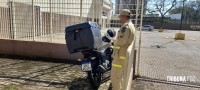 Cabo de fibra ótica rompido causa queda de moto na Av. Juscelino Kubistchek em Foz do Iguaçu Cabo de fibra ótica rompido causa queda de moto na Av. Juscelino Kubistchek em Foz do Iguaçu