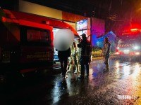 Caminhonete destrói portão de motel após motorista perder o controle em Foz do Iguaçu Caminhonete destrói portão de motel após motorista perder o controle em Foz do Iguaçu