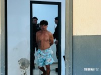 Militares do CHOQUE prende homem com grande quantidade de cocaína na Favela da Sadia Militares do CHOQUE prende homem com grande quantidade de cocaína na Favela da Sadia