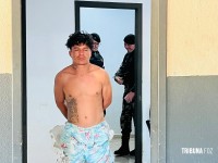Militares do CHOQUE prende homem com grande quantidade de cocaína na Favela da Sadia Militares do CHOQUE prende homem com grande quantidade de cocaína na Favela da Sadia